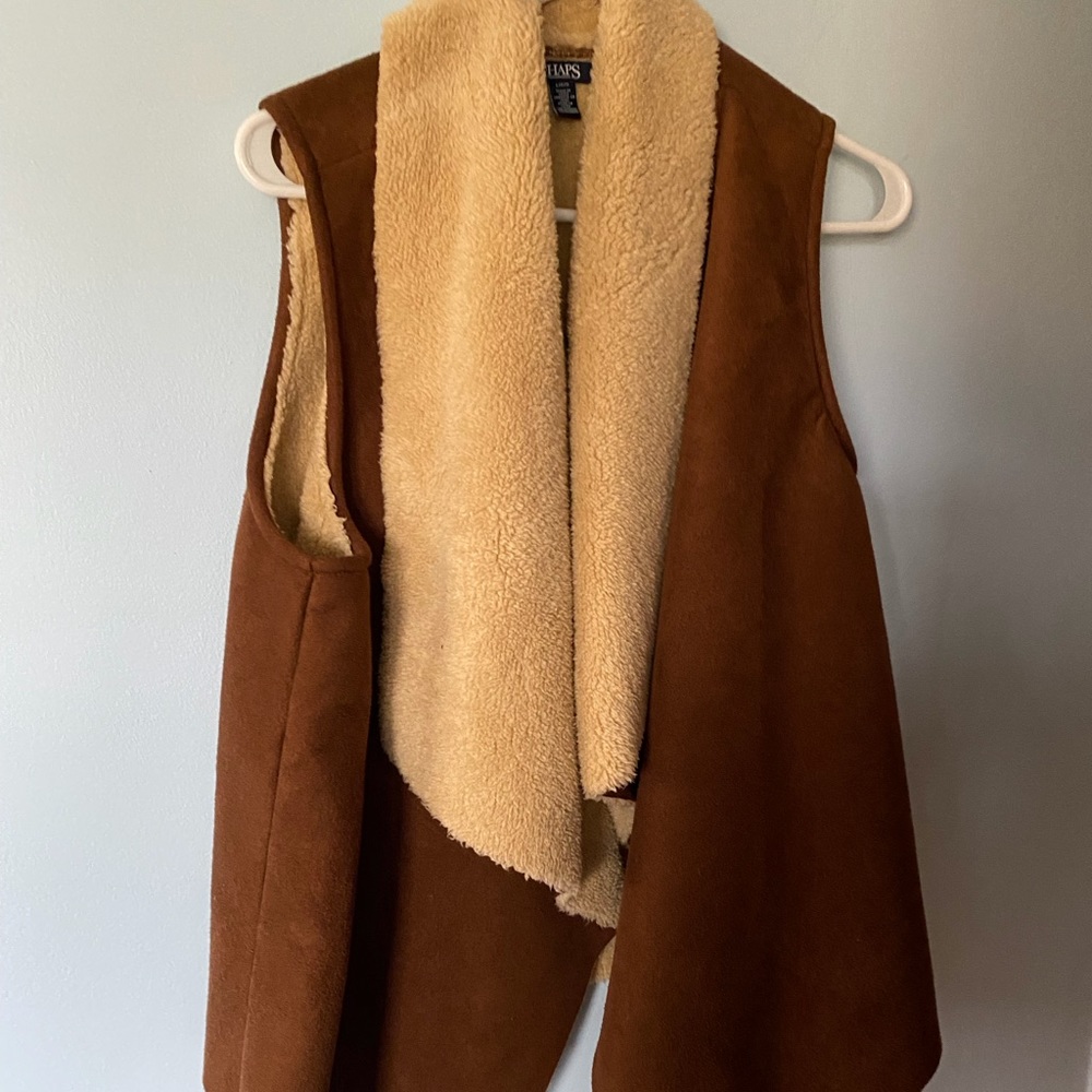 Chaps Suede & shearling vest mint condition NWOT sz L washable